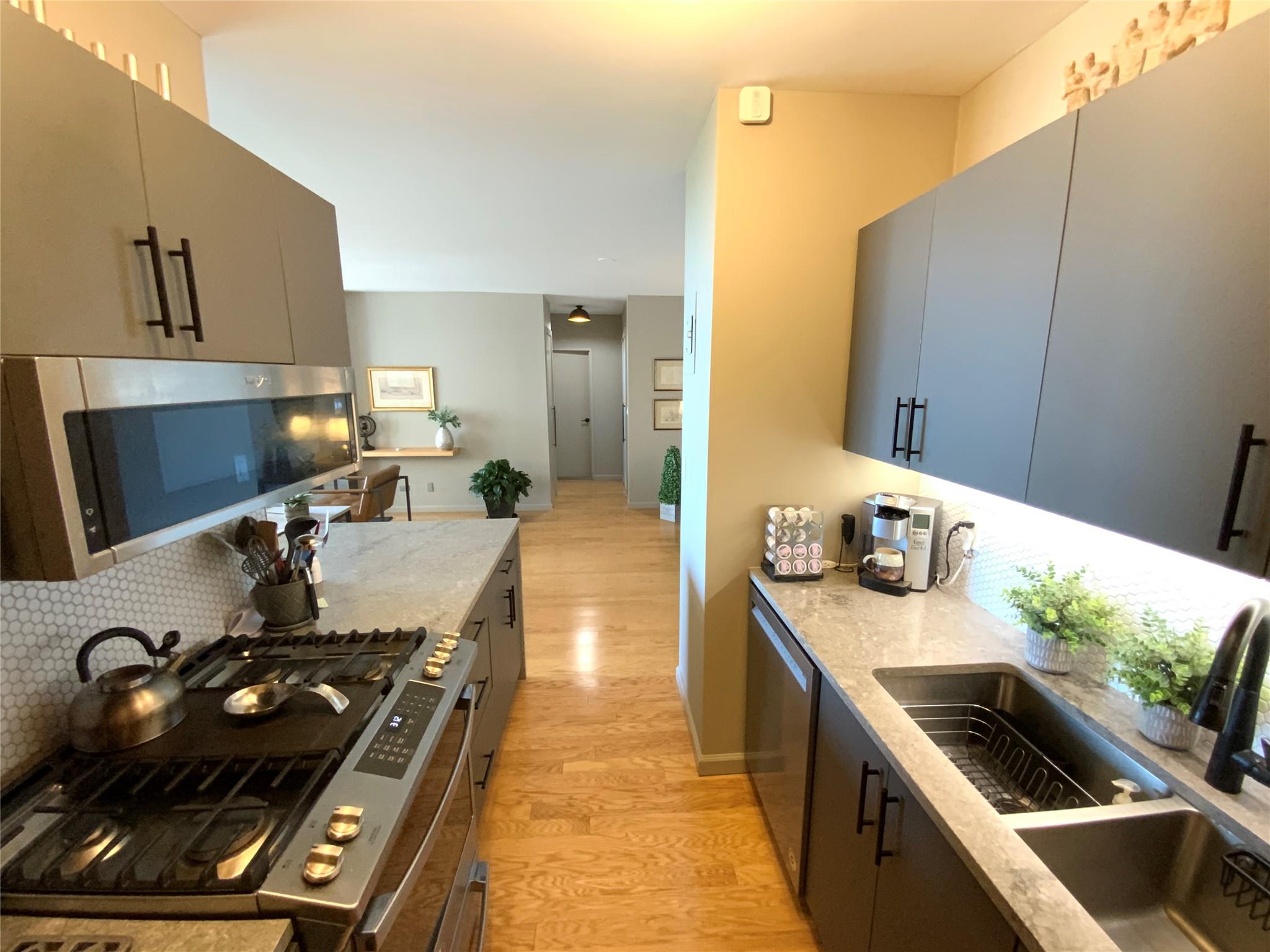 26910 Grand Central Parkway #12Y, Floral Park, New York image 9