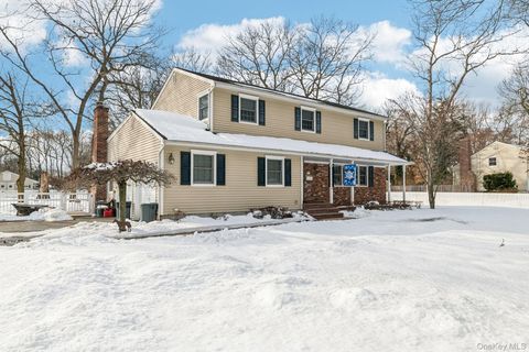 14 Hillside Avenue Saint James NY 11780