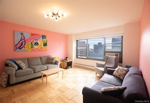 Photo of 21-41 34th Avenue #11B, Astoria, NY 11106 (MLS # 984245)