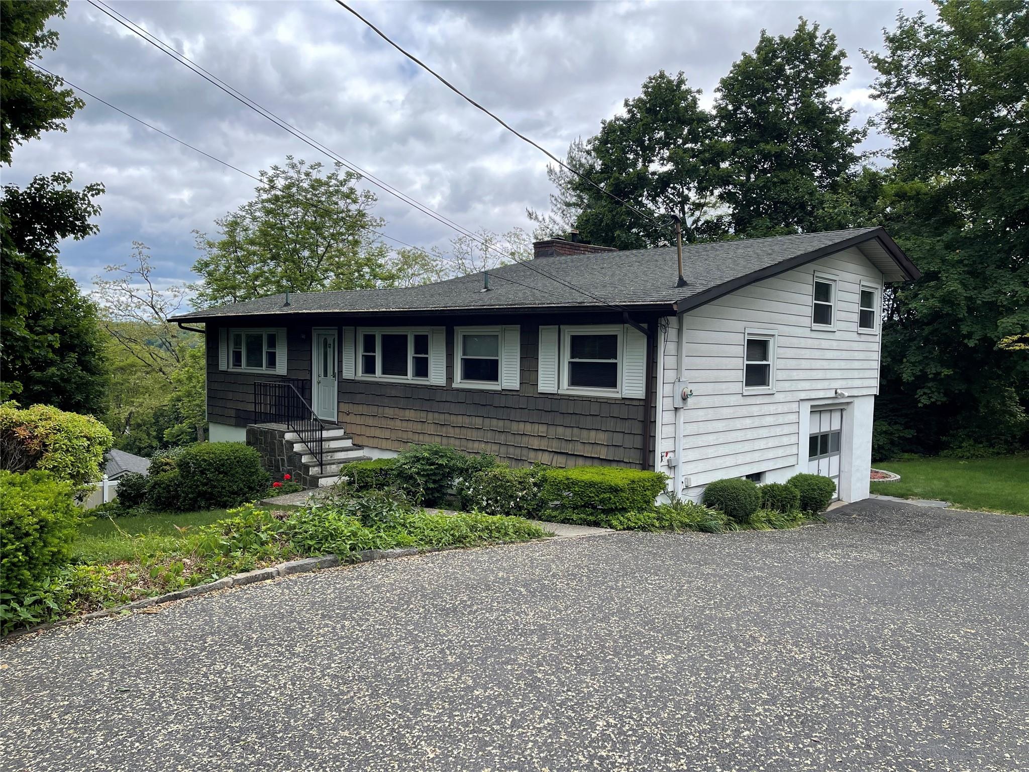 67 Augustine Road, White Plains, New York image 3