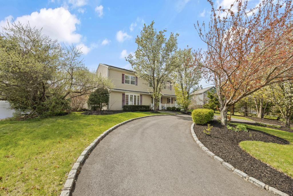 4 Ficus Street, Port Jefferson Station, New York image 2
