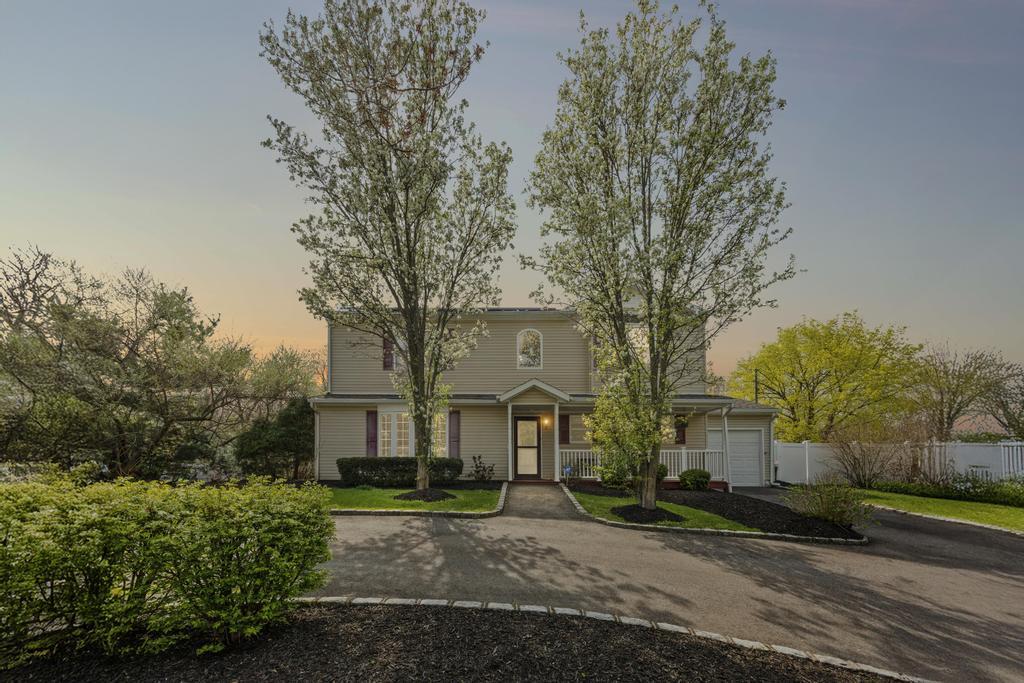 4 Ficus Street, Port Jefferson Station, New York image 1