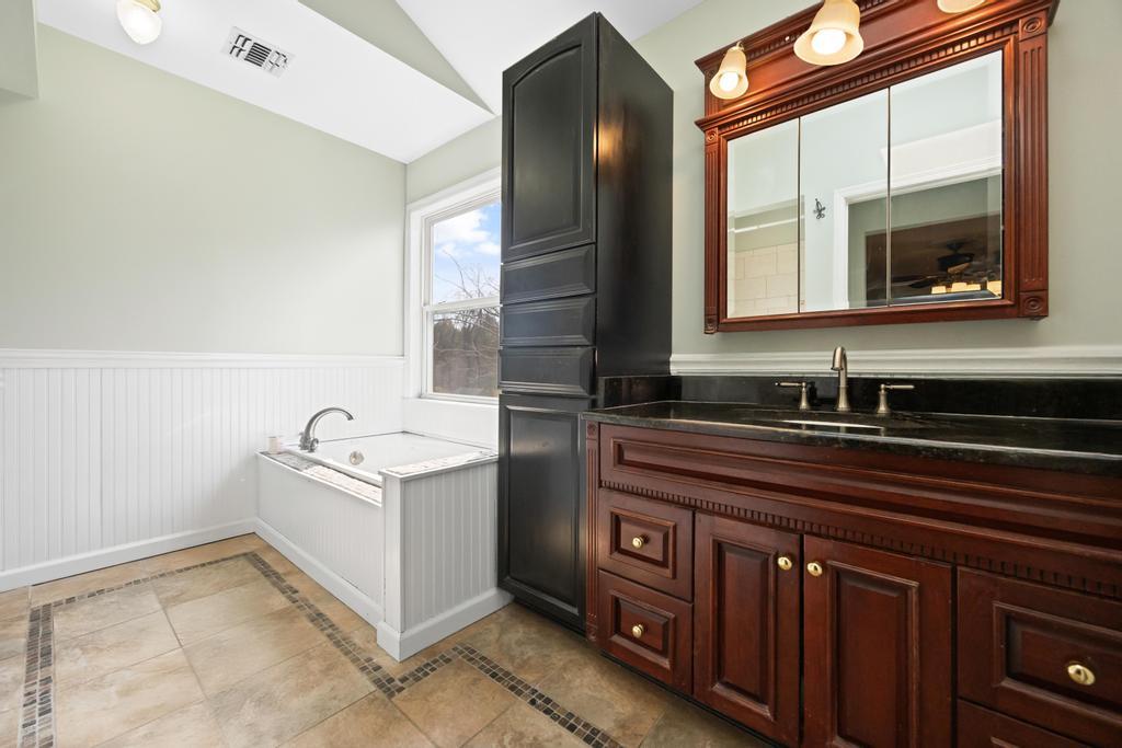 4 Ficus Street, Port Jefferson Station, New York image 42