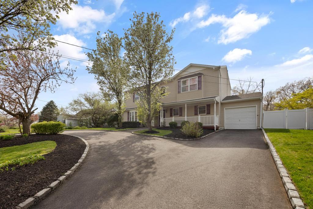 4 Ficus Street, Port Jefferson Station, New York image 4