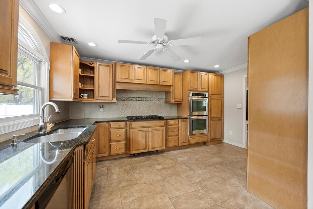 4 Ficus Street, Port Jefferson Station, New York image 28