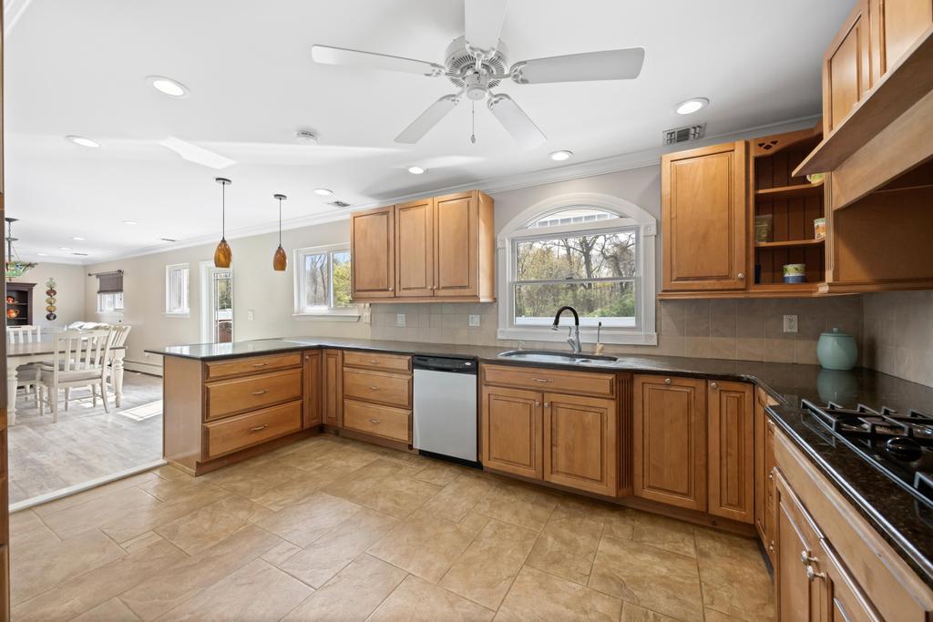 4 Ficus Street, Port Jefferson Station, New York image 29