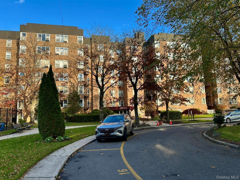 209-25 18th Avenue 6D Bayside NY 11360