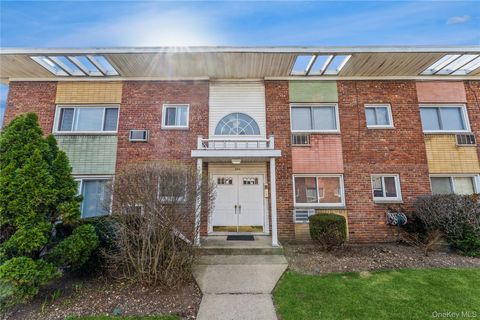 269 N Newbridge Road 2B Levittown NY 11756