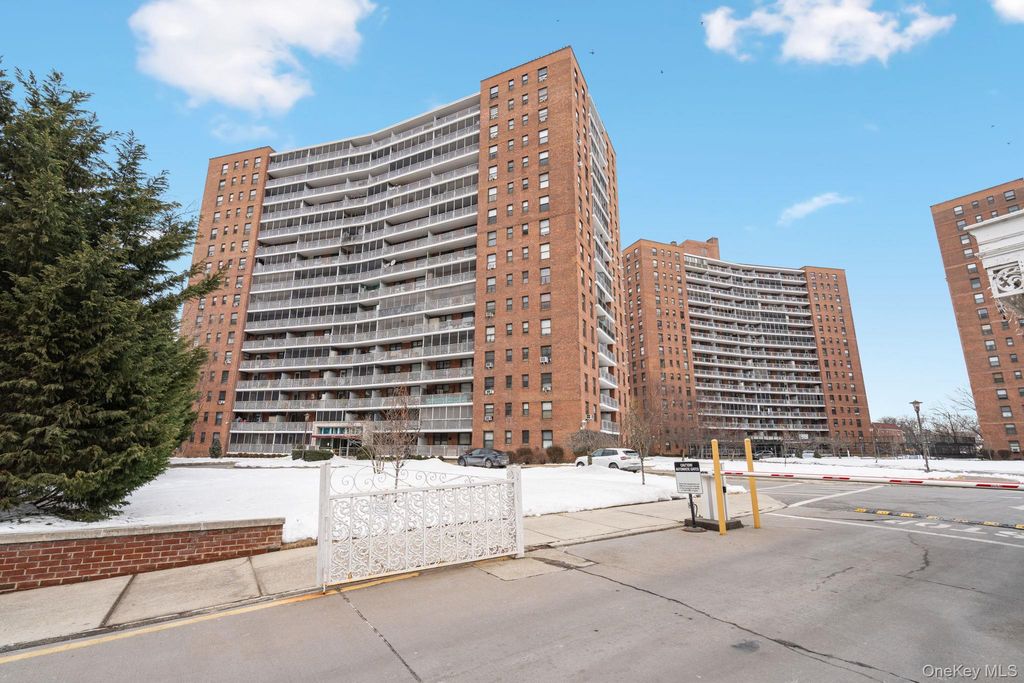 Photo of 6115 98th Street #8J, Rego Park, NY 11374 (MLS # 961320)