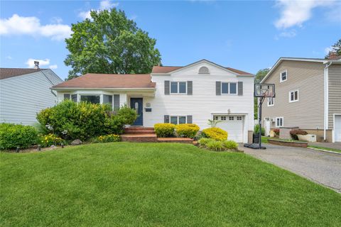 58 Circle Drive Syosset NY 11791