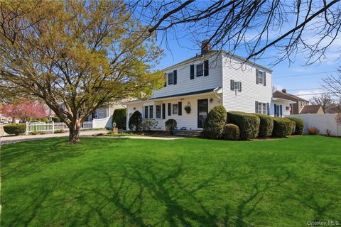 44 Magnolia Street Westbury NY 11590