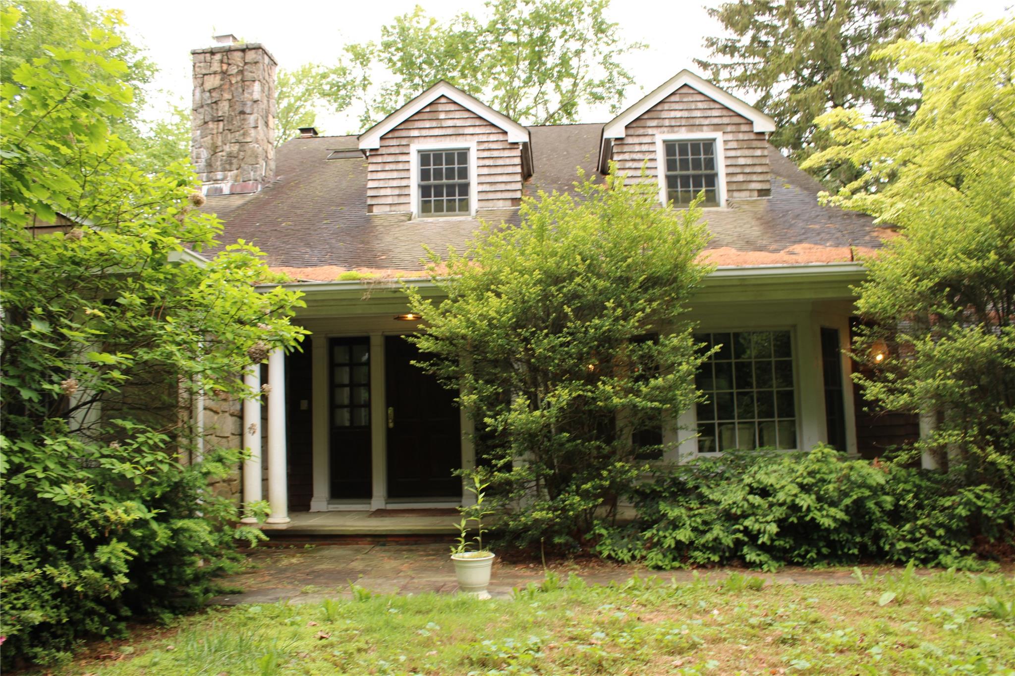 7 N Locust Lane, Glen Head, Florida image 1