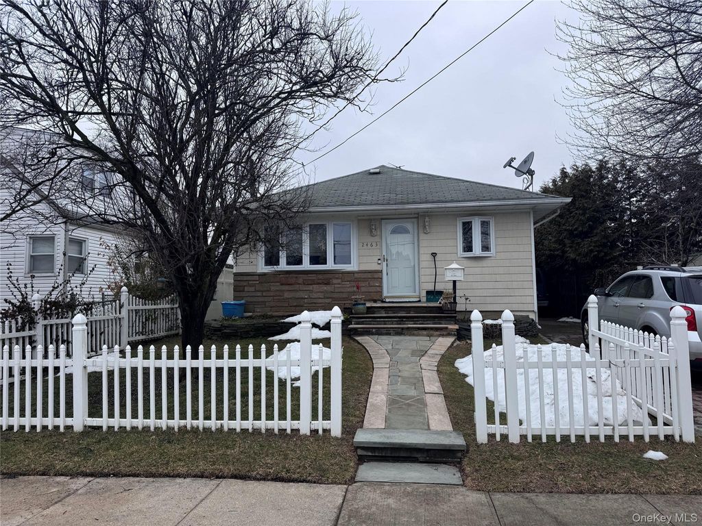 Photo of 2463 Lindy Road, Westbury, NY 11590 (MLS # 964197)