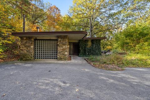 Photo of 1305 Grants Lane, Ossining, NY 10562 (MLS # 923783)