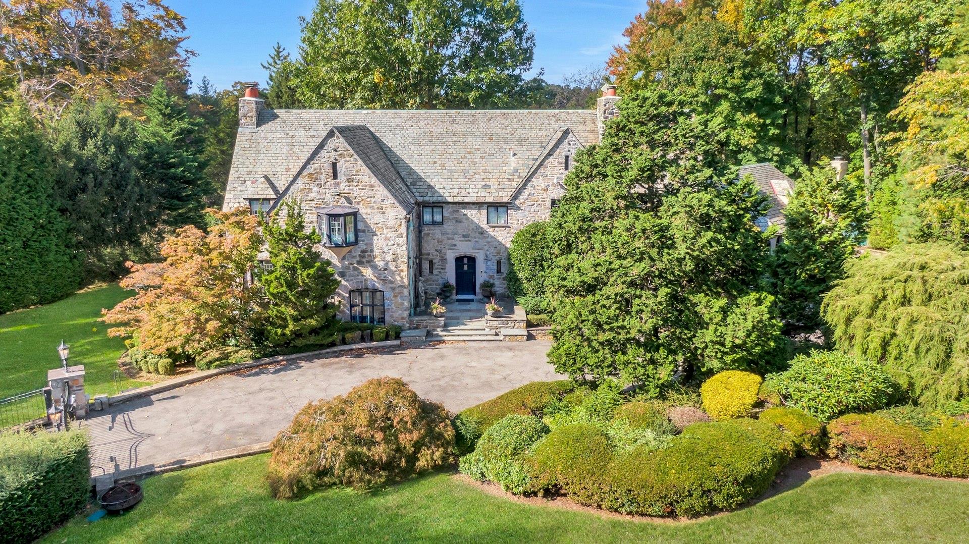 15 Hillcrest Drive, Pelham, New York image 49