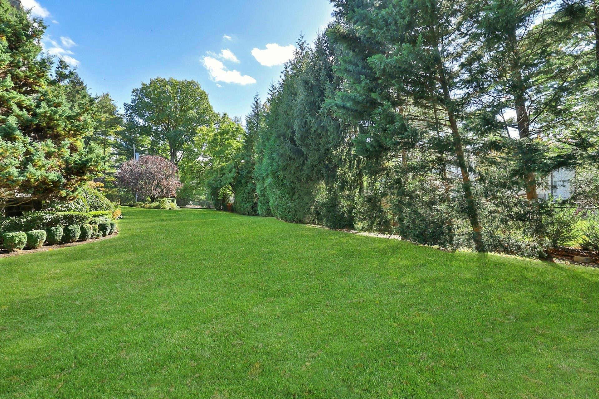 15 Hillcrest Drive, Pelham, New York image 47