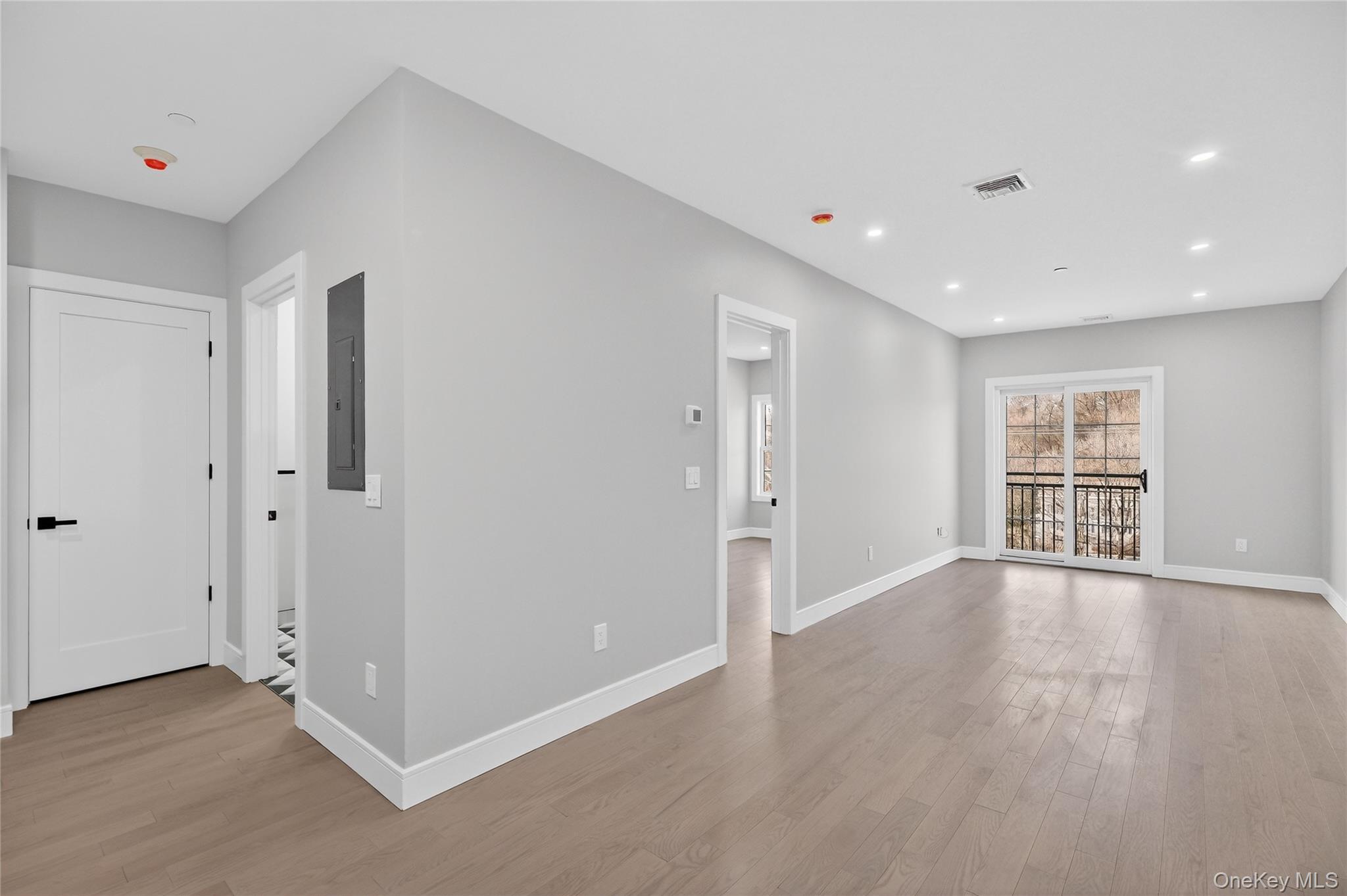 Wappingers Falls, New York 12590, United States, 1 Bedroom Bedrooms, ,1 BathroomBathrooms,Residential,Active,254553