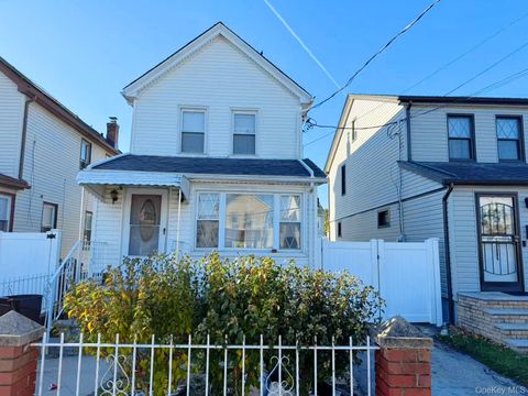 Photo of 22126 106th Avenue, Queens Village, NY 11429 (MLS # 931299)