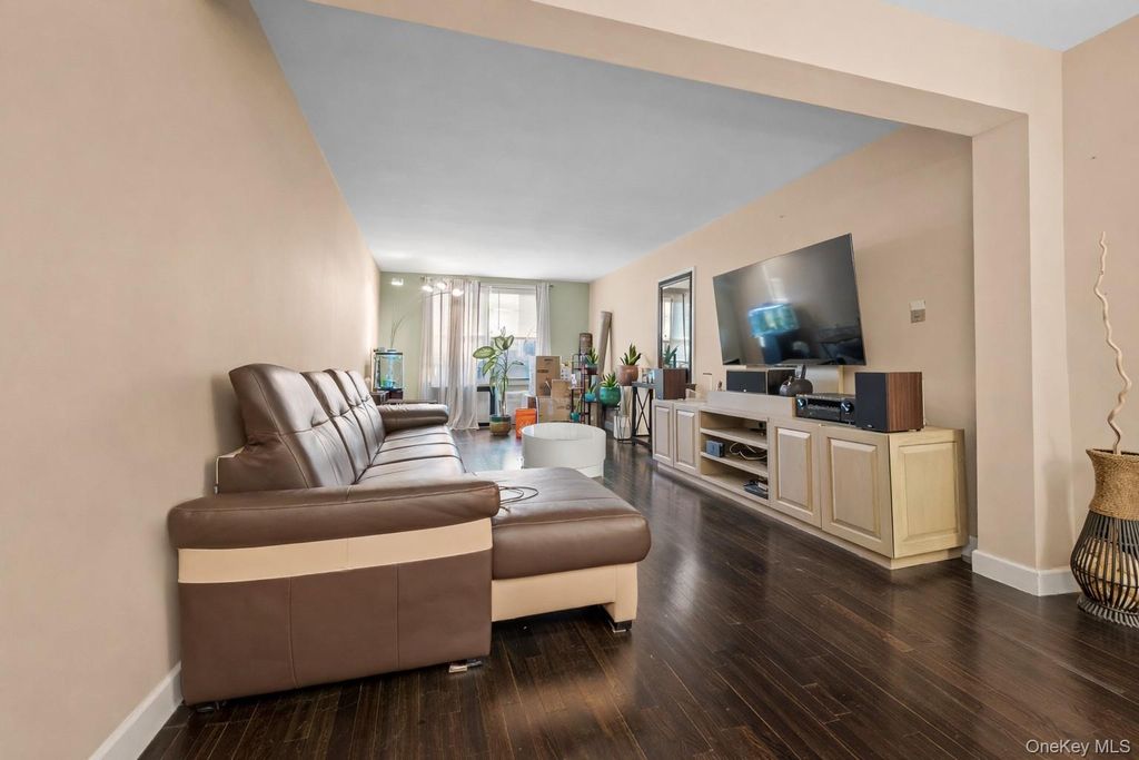 Photo of 68-20 Selfridge Street #2M, Rego Park, NY 11375 (MLS # 942883)