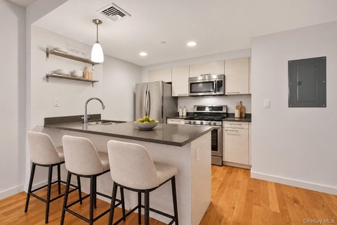 Condo For Rent - 106-20 70th Avenue #2C<br/> Queens County, Forest Hills, NY 11375