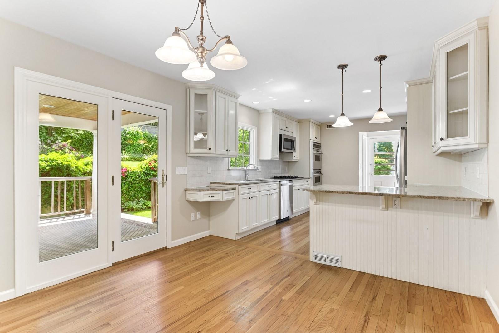 60 Dale Road, Eastchester, New York image 8