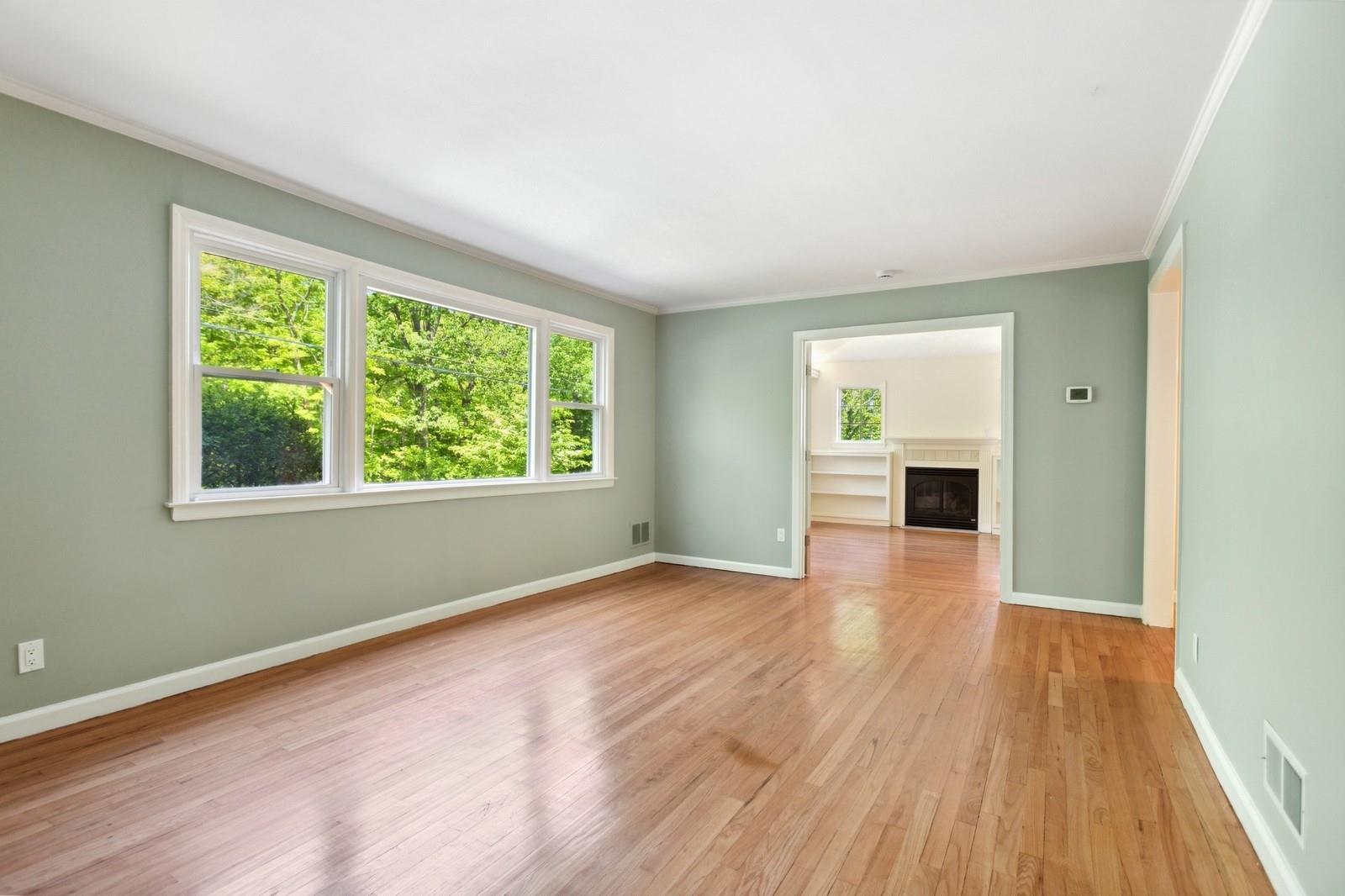 60 Dale Road, Eastchester, New York image 6