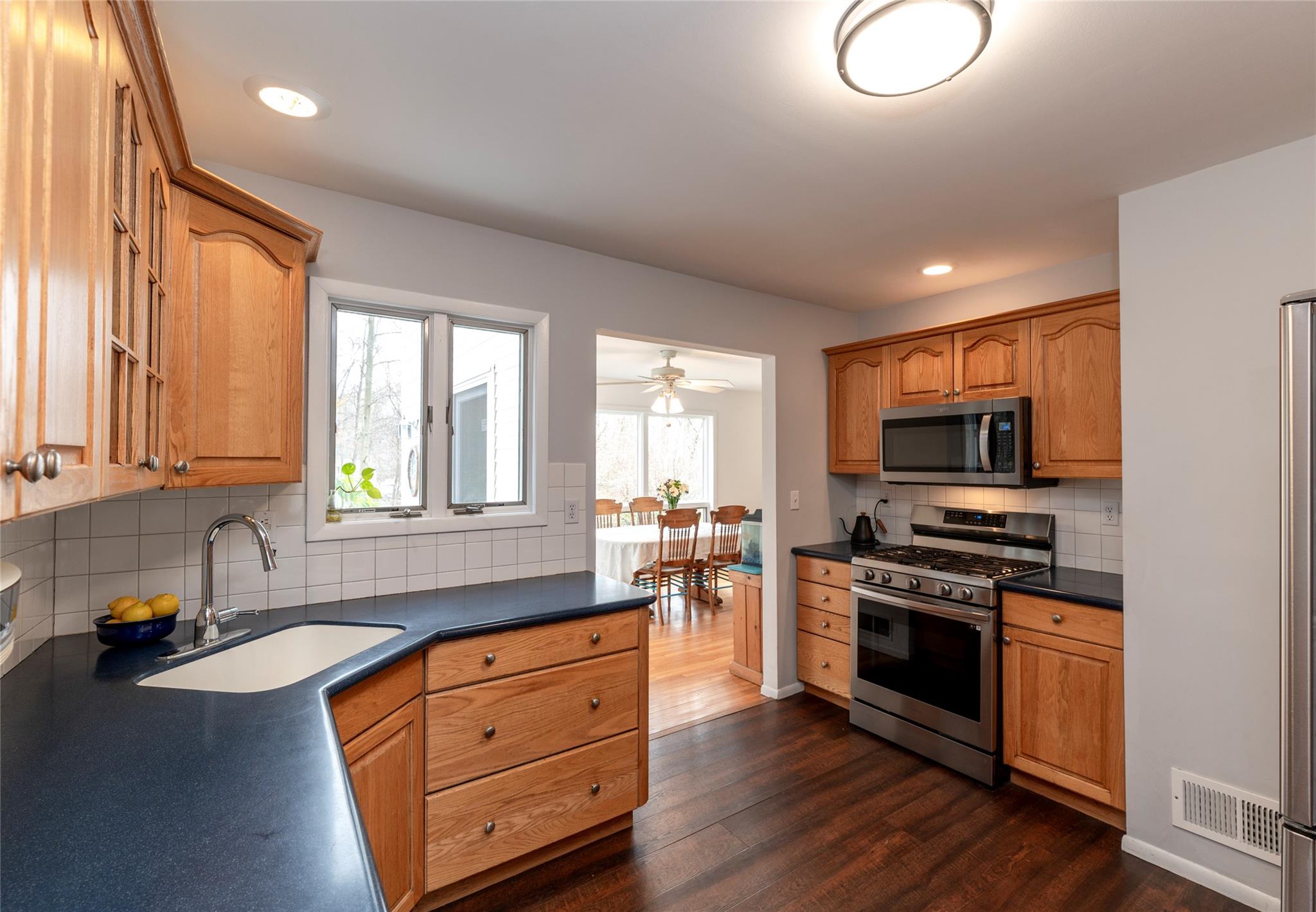 370 E Central Avenue, Pearl River, New York image 15