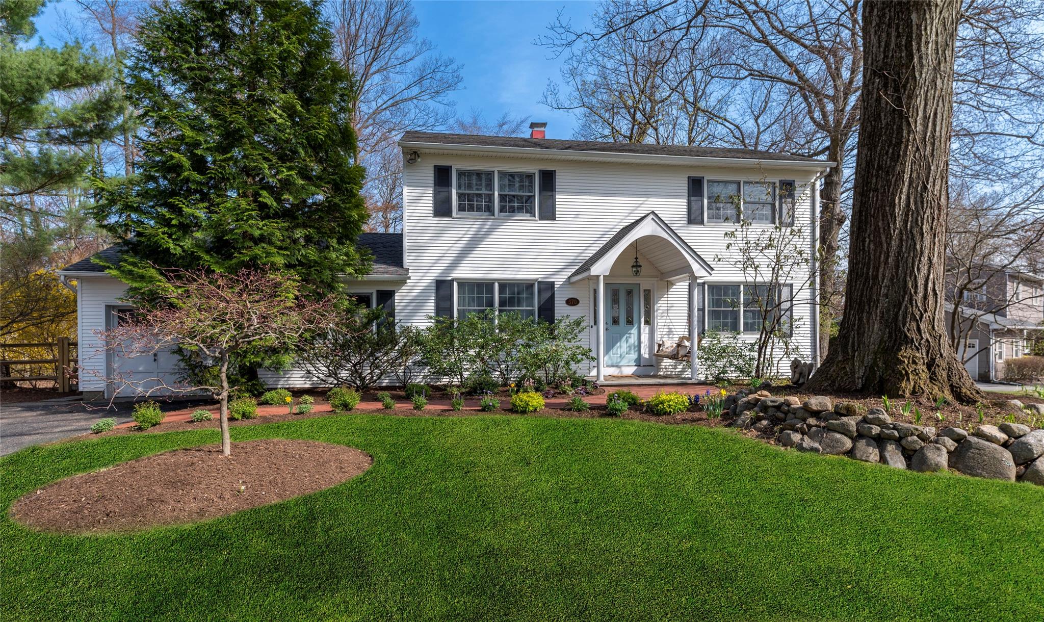370 E Central Avenue, Pearl River, New York image 1