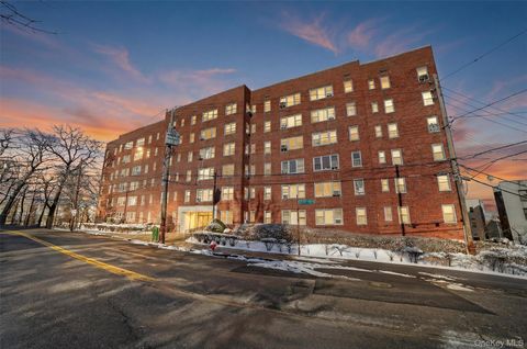 Homes For Sale - 25 Sunnyside Drive #6C<br/> Yonkers, NY 10705