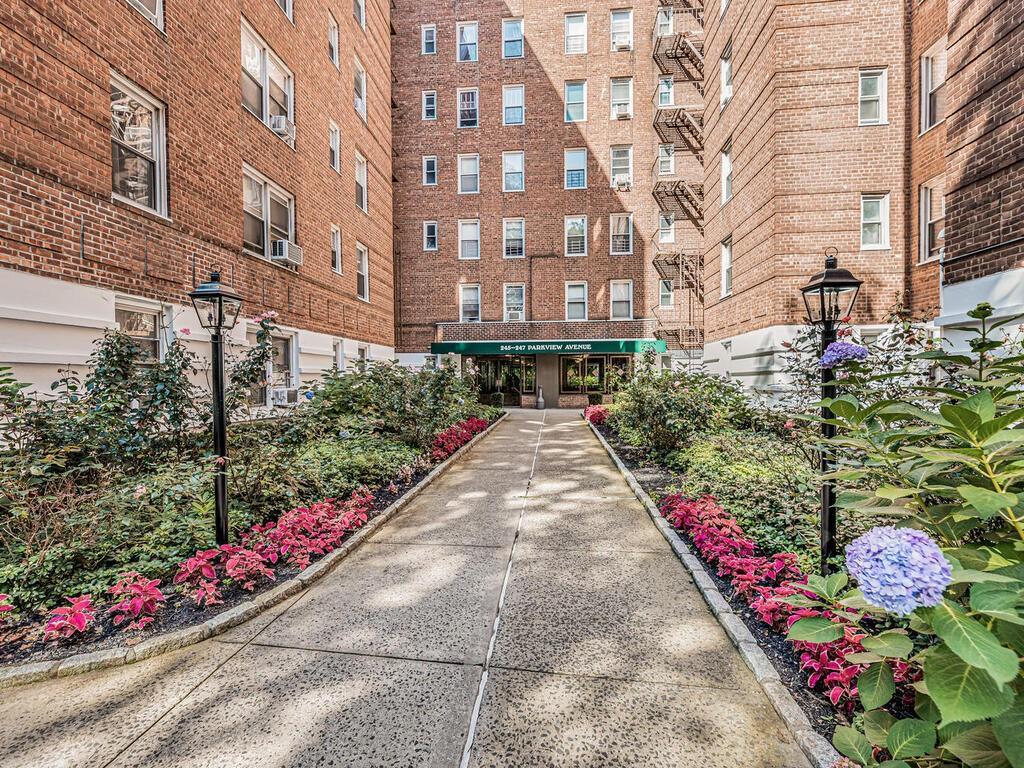 247 Parkview Avenue #6P, Bronxville, New York image 2