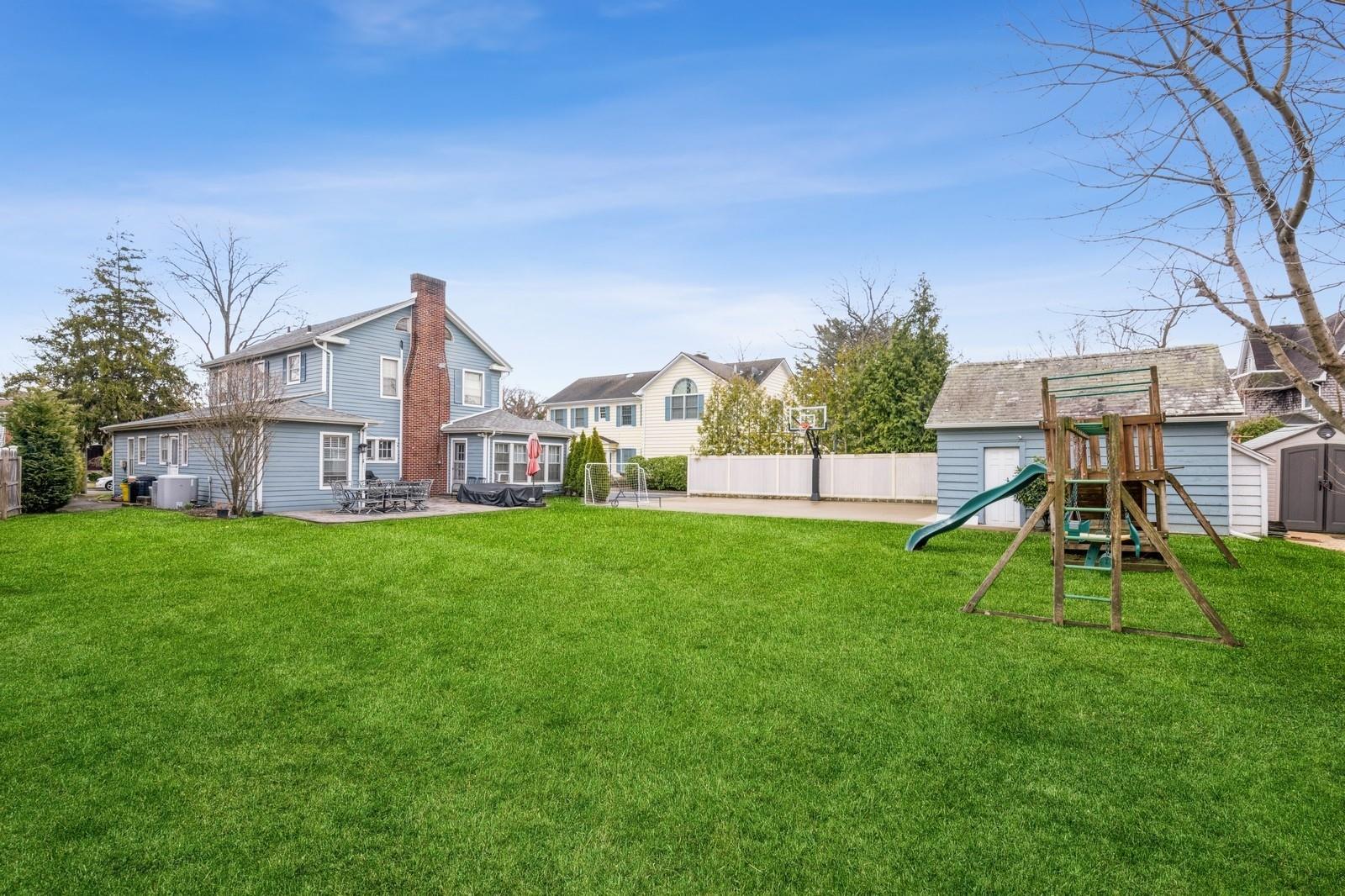 67 Briarwood Lane #D, Lawrence, New York image 18
