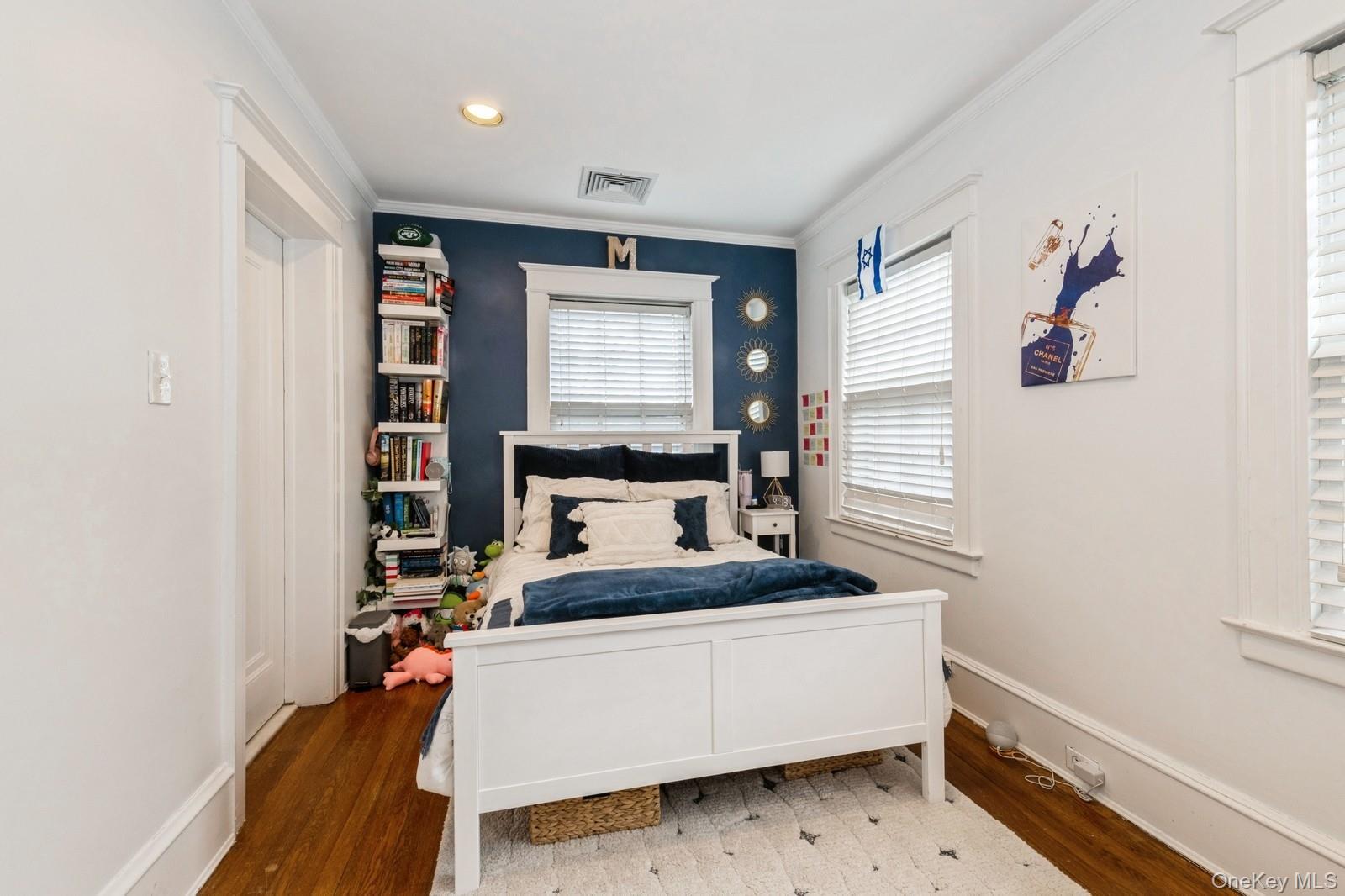 Hempstead, New York 11559, United States, 4 Bedrooms Bedrooms, ,4 BathroomsBathrooms,Residential,Active,96881