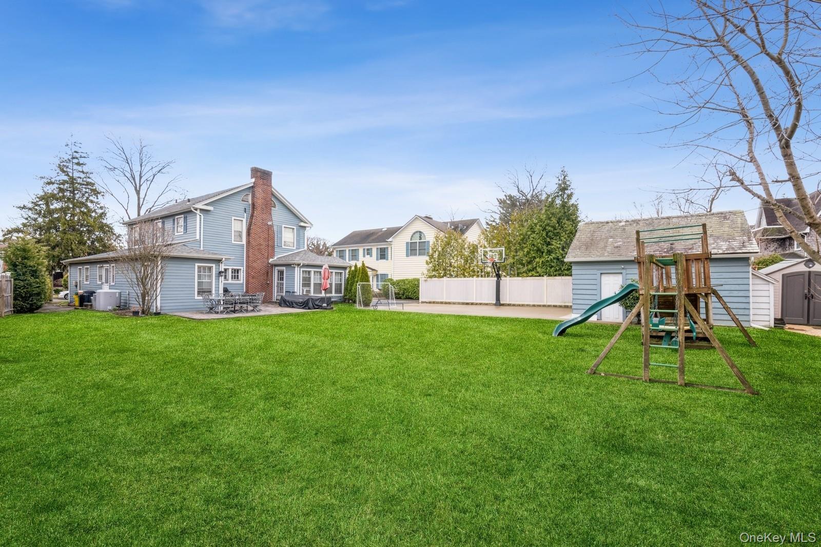 Hempstead, New York 11559, United States, 4 Bedrooms Bedrooms, ,4 BathroomsBathrooms,Residential,Active,96881