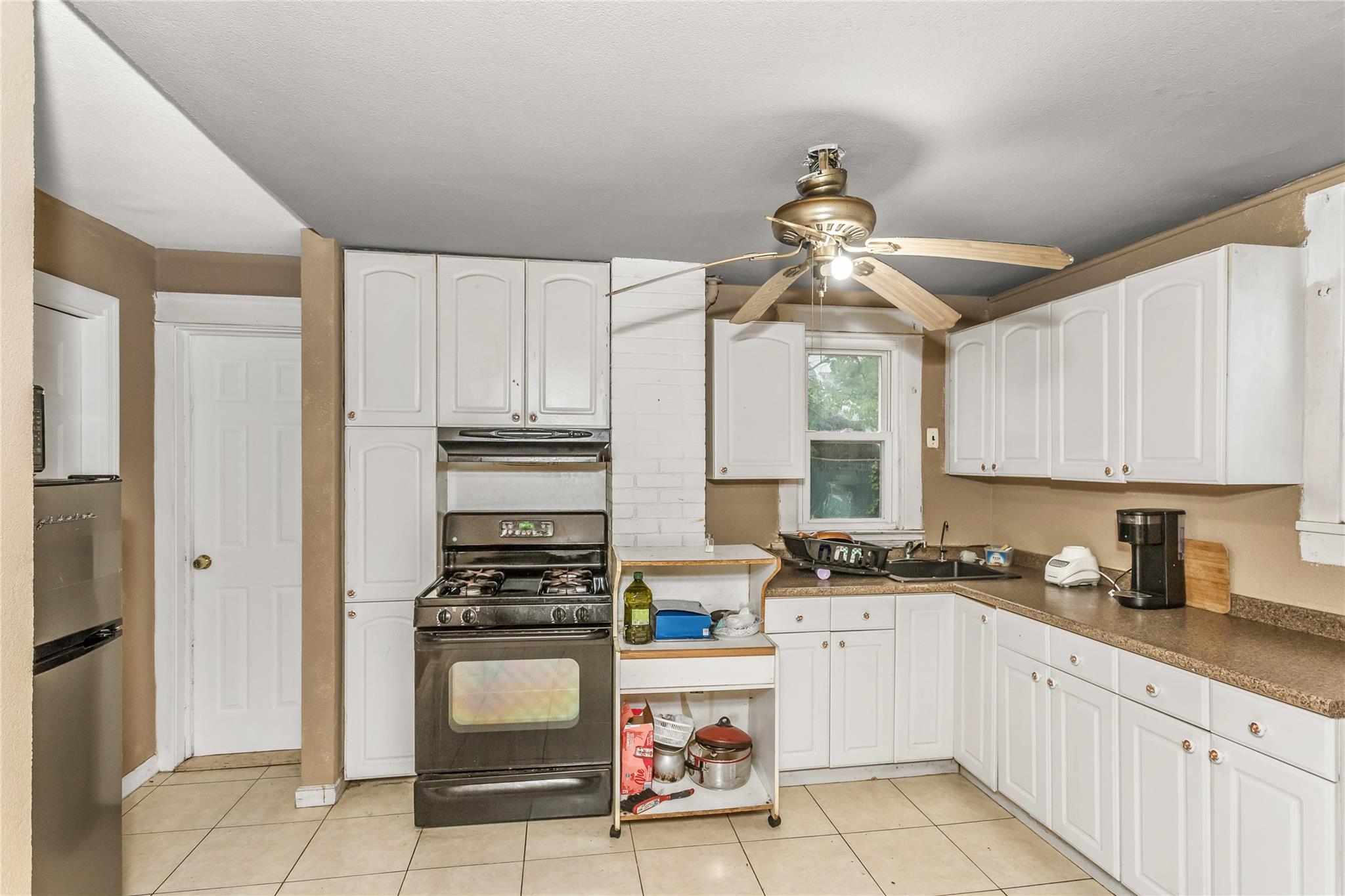 9 Lafayette Avenue, Hempstead, New York image 5