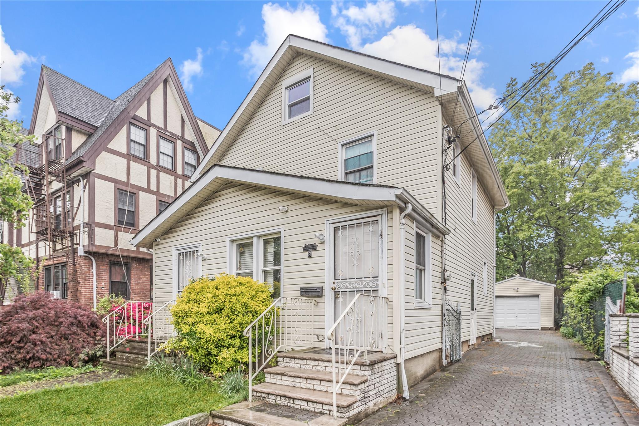 9 Lafayette Avenue, Hempstead, New York image 2