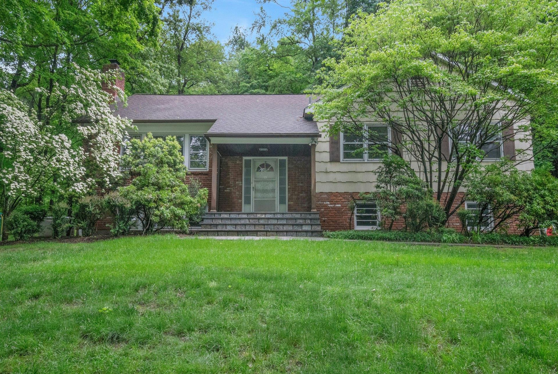 341 Millwood Road, Chappaqua, New York image 1