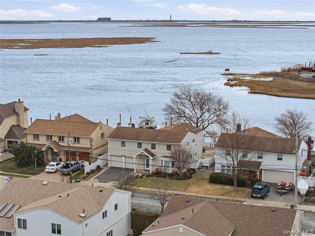 Photo of 3094 Riverside Drive, Wantagh, NY 11793 (MLS # 956907)