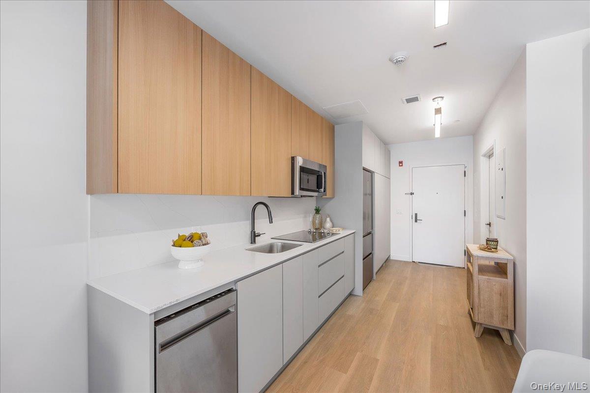 8 Chester Avenue 203