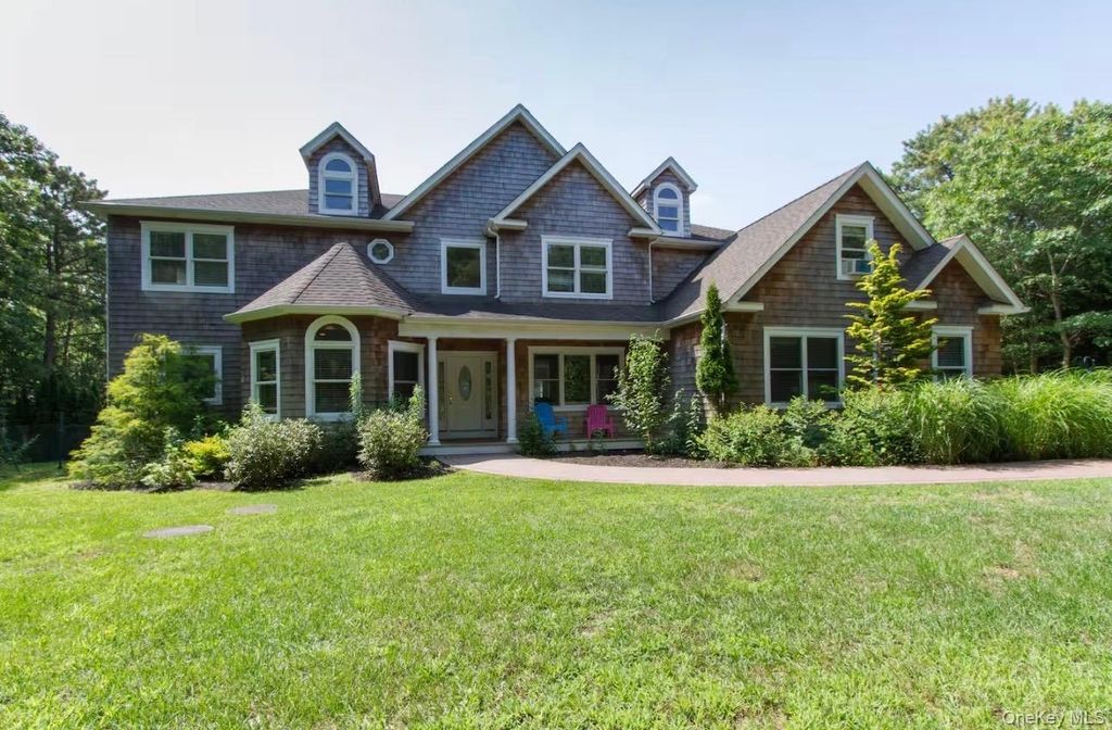 Photo of 155 Chardonnay Drive, East Quogue, NY 11942 (MLS # 998948)
