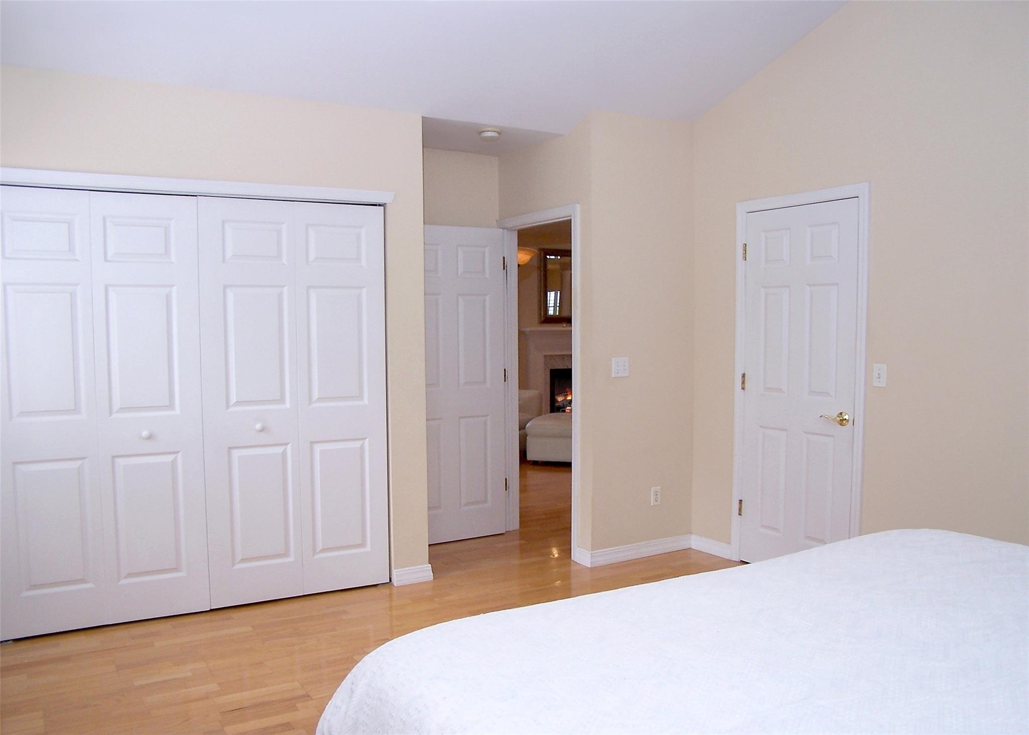 29 Madison Circle, Middle Island, New York image 18