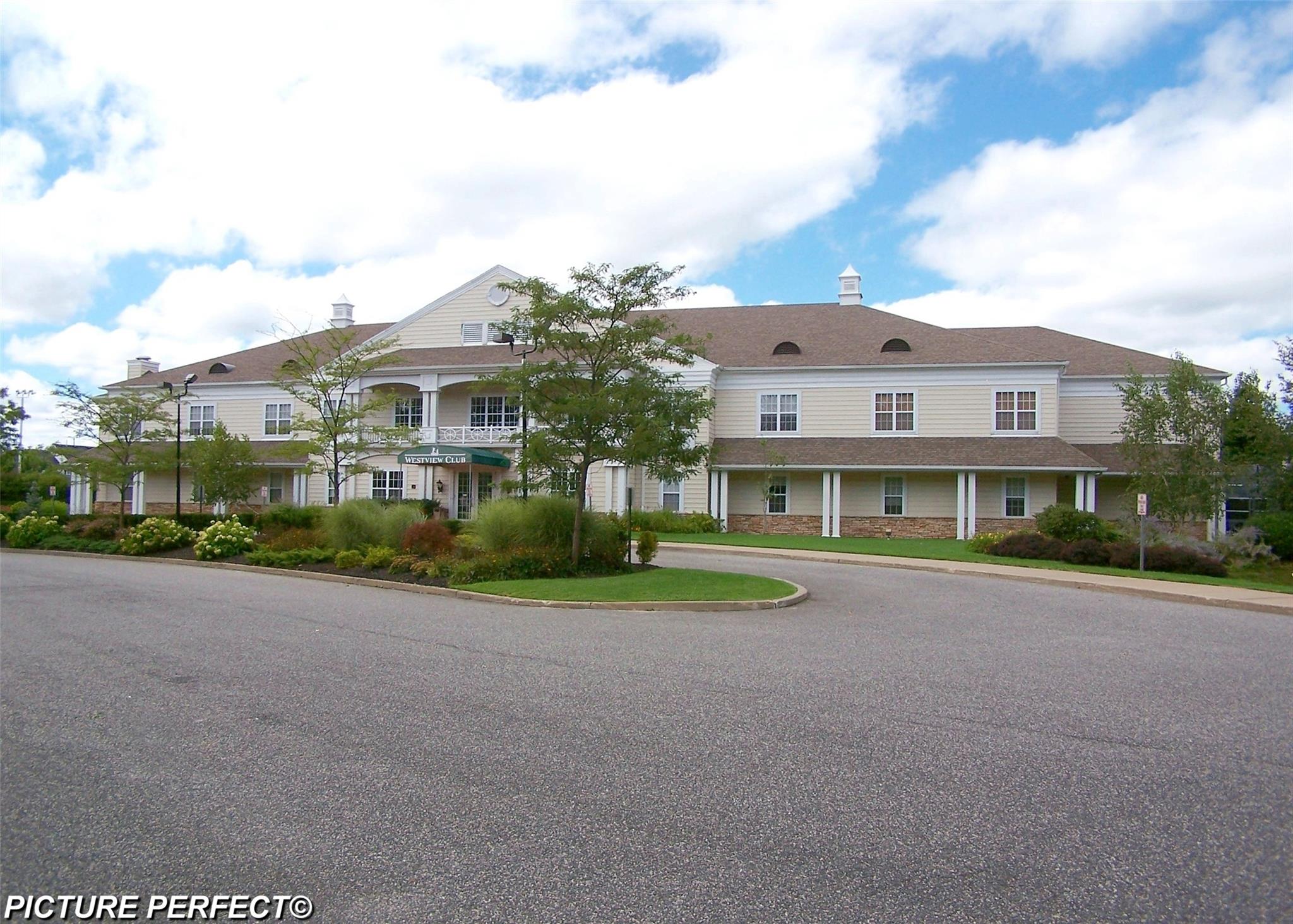 29 Madison Circle, Middle Island, New York image 26