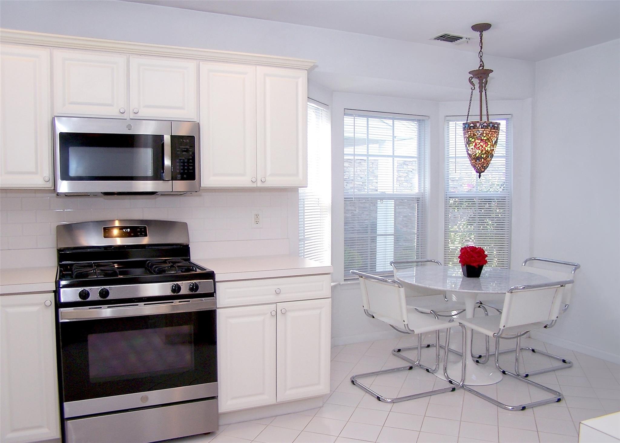 29 Madison Circle, Middle Island, New York image 11
