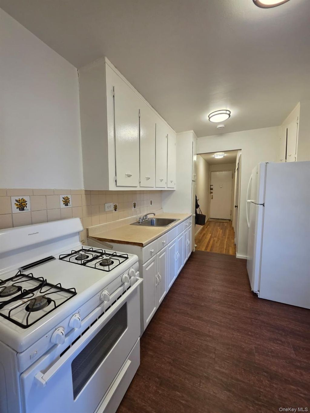 Photo of 3119 Bailey Avenue #4F, Bronx, NY 10463 (MLS # 971955)