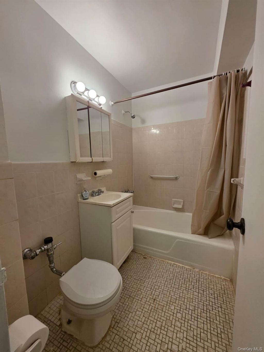 Photo of 3119 Bailey Avenue #4F, Bronx, NY 10463 (MLS # 971955)