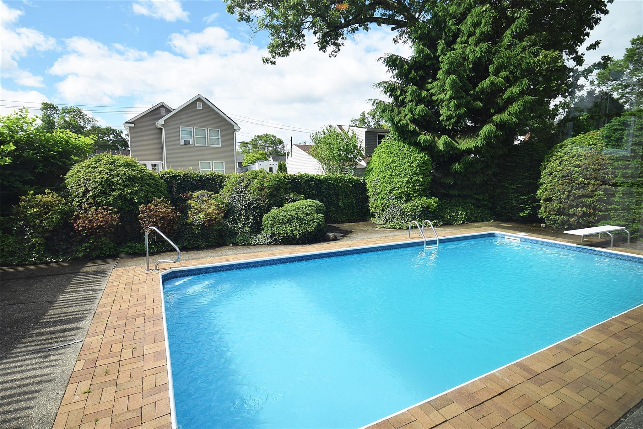 24 Rodney Avenue, Islip Terrace, New York image 21