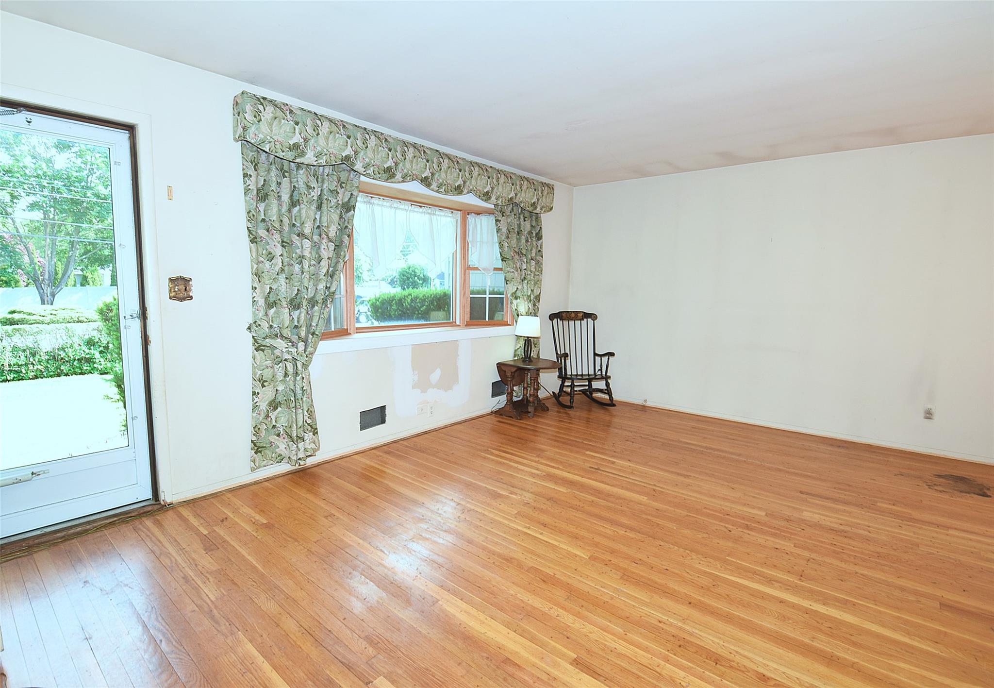 24 Rodney Avenue, Islip Terrace, New York image 5