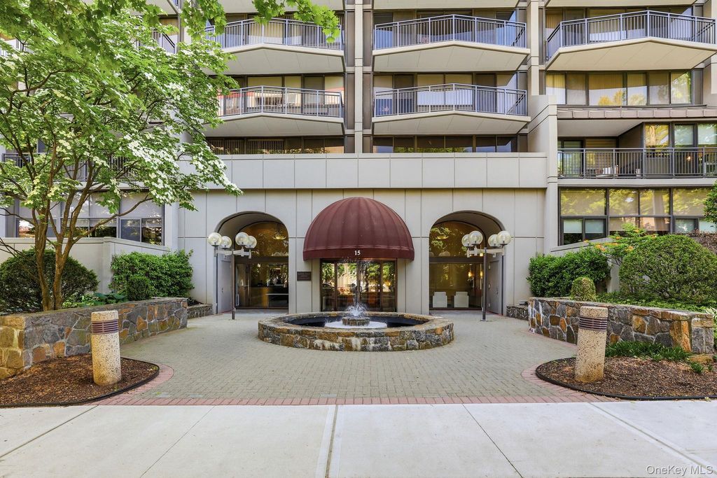 Photo of 15 Stewart Place #1A, White Plains, NY 10603 (MLS # 1002162)