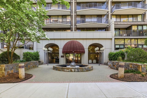 Condo For Sale - 15 Stewart Place #1A<br/> White Plains, NY 10603