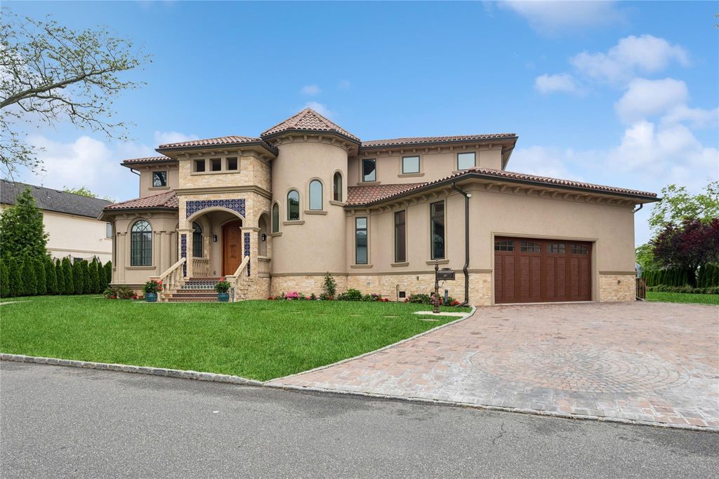 Photo of 1190 Harbor Road, Hewlett Harbor, NY 11557 (MLS # 878322)