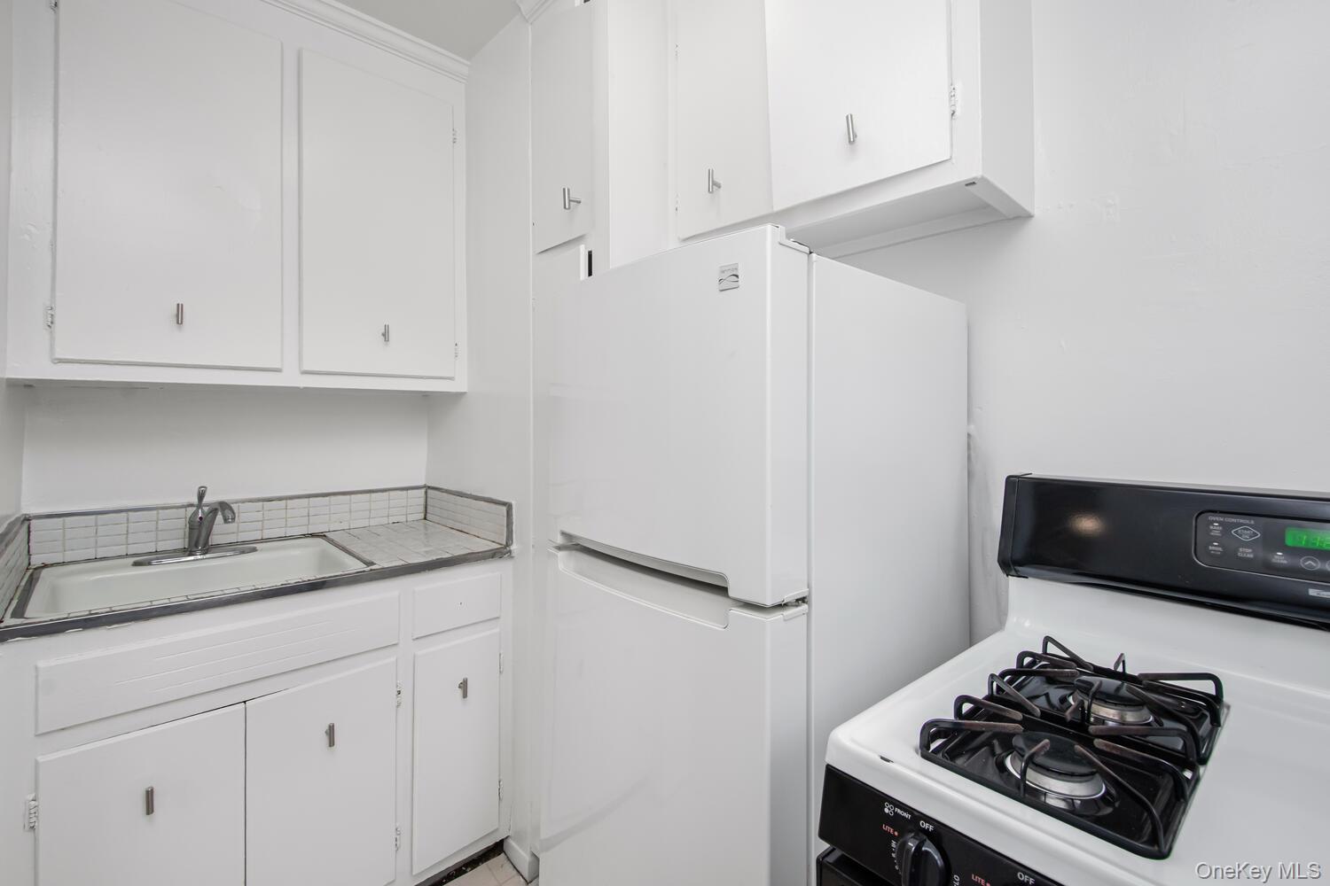 4295 Webster Avenue 3K